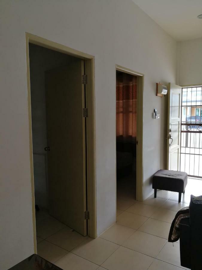 Address No 915, Lorong Uni Central 13, Taman Uni Central, Kuching Samarahan Expressway Екстериор снимка