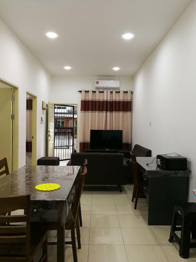 Address No 915, Lorong Uni Central 13, Taman Uni Central, Kuching Samarahan Expressway Екстериор снимка